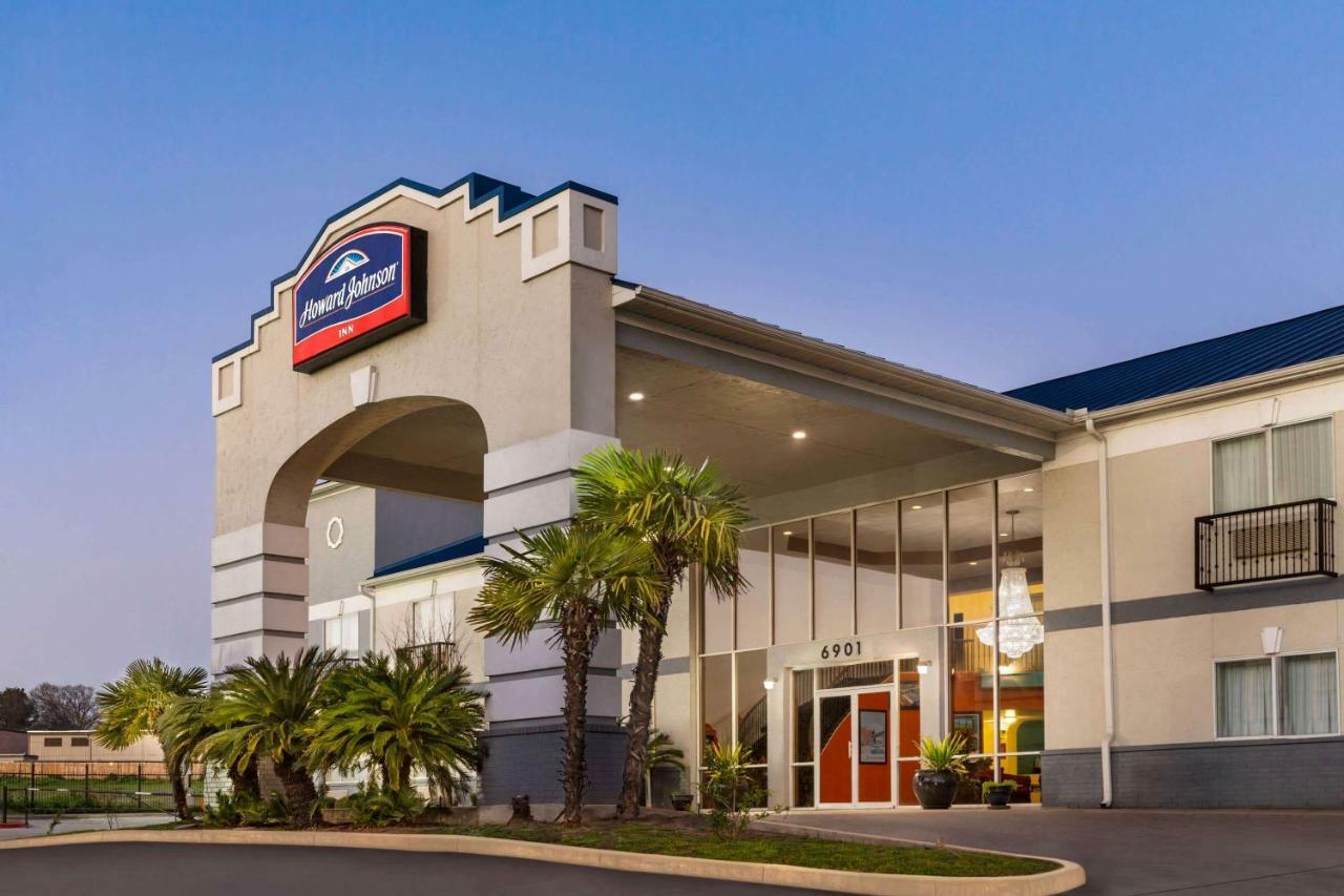 Howard Johnson By Wyndham San Antonio Hotel & Suites Екстериор снимка