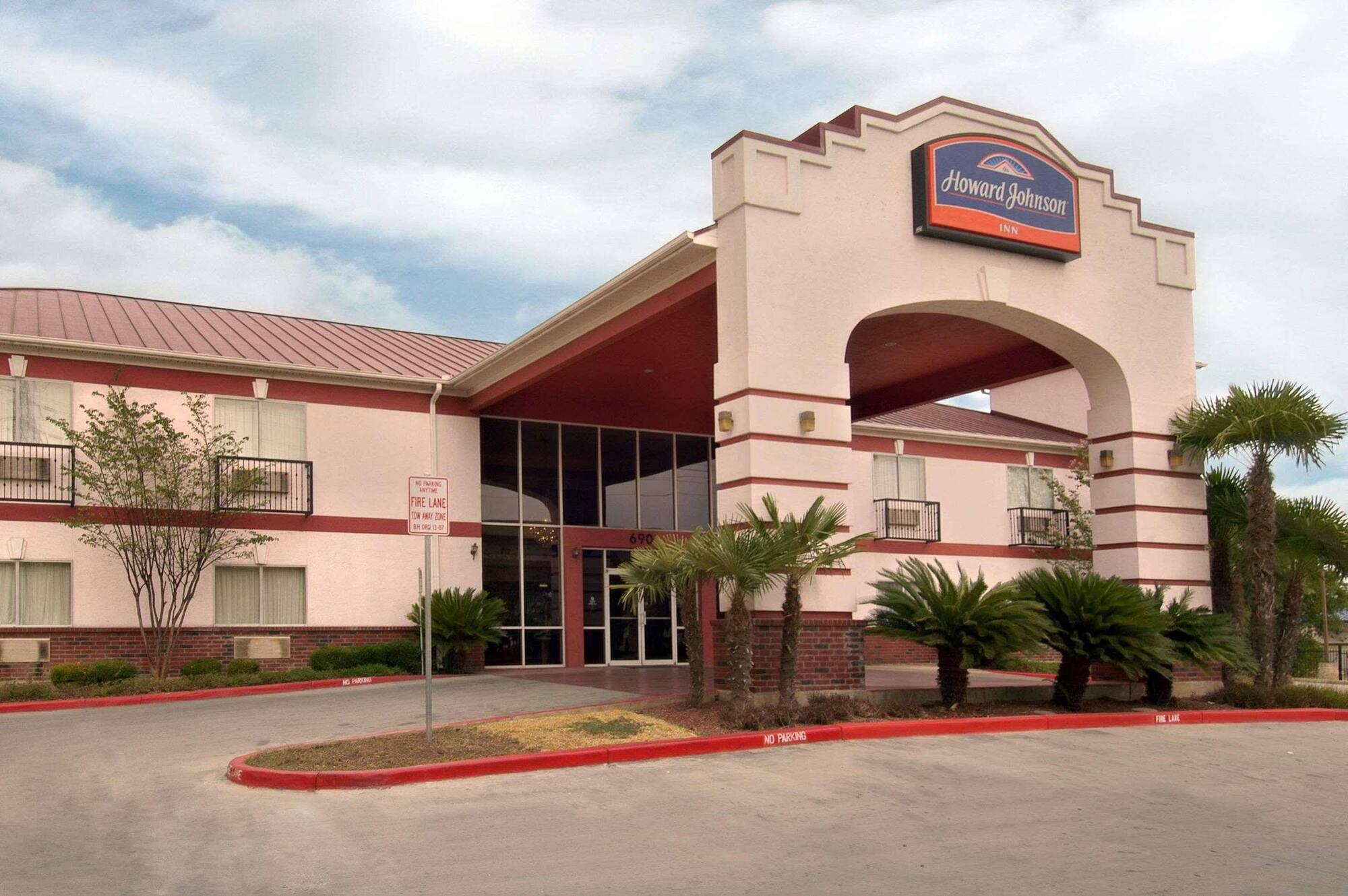 Howard Johnson By Wyndham San Antonio Hotel & Suites Екстериор снимка